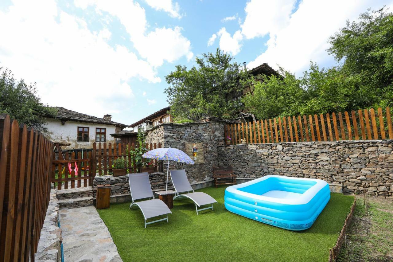 Тодорината Къща Hotel Leshten Exterior photo